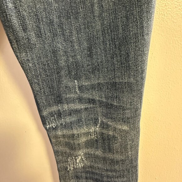 BLANKNYC Skinny Jeans with Oil-Rubbed Contrast - Picture 4 of 4